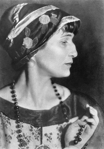 Julio de 1914 – Anna Ajmátova – Madame Ho